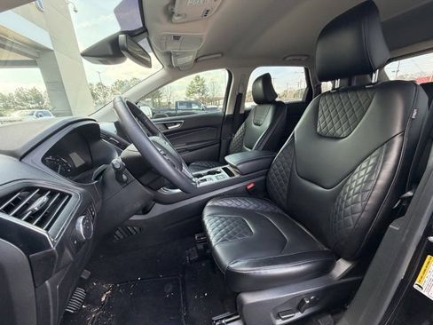Used 2024 Ford Edge Titanium image 8