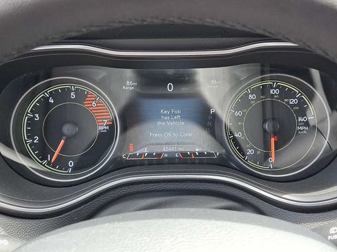 Used 2022 Jeep Cherokee Limited AWD/4WD image 20