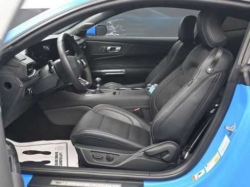 Used 2025 Ford Mustang GT Premium RWD image 5