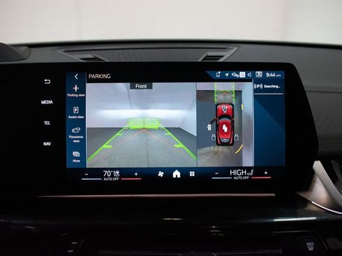 Used 2025 BMW X2 xDrive28i w/ Premium Package image 16