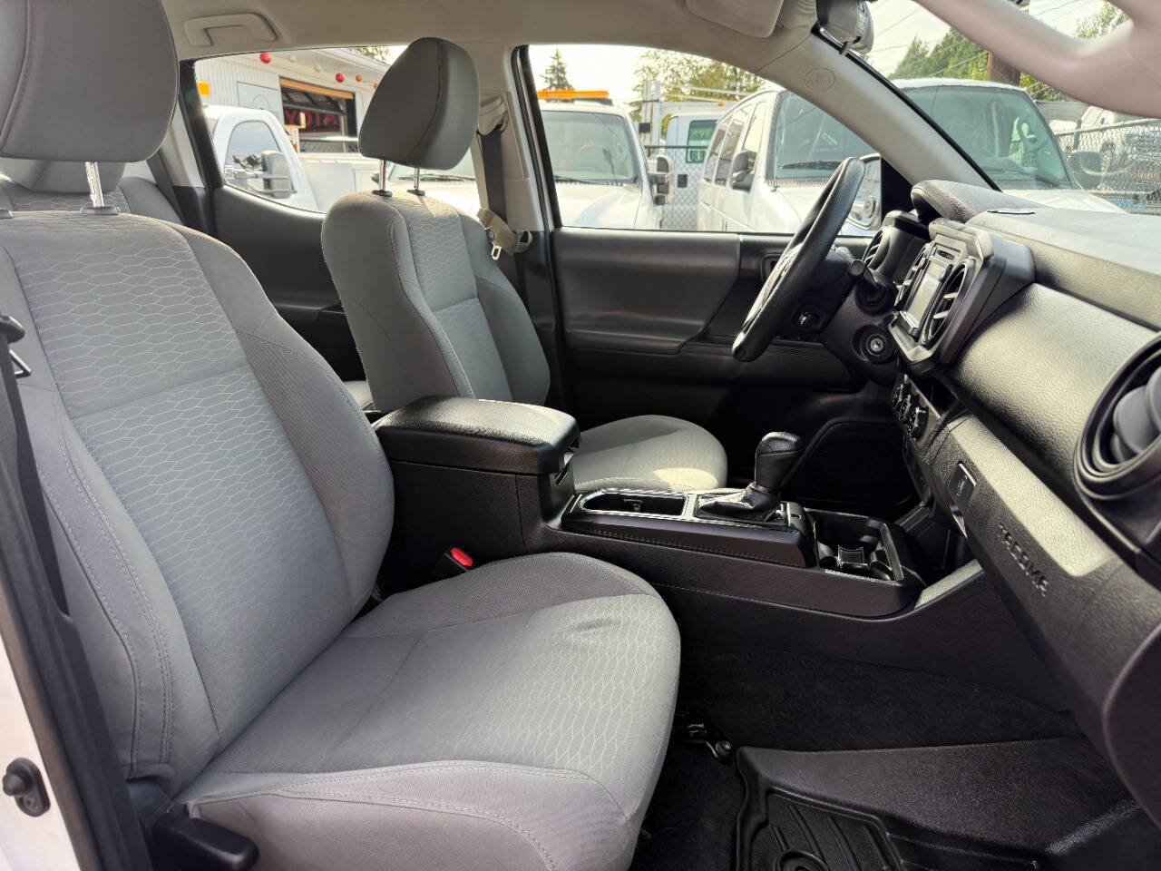 Used 2018 Toyota Tacoma SR w/ SR Convenience Package RWD image 16