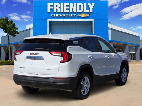 Used 2024 GMC Terrain SLE image 7