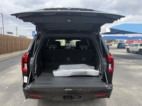 New 2026 Ford Expedition Tremor image 8