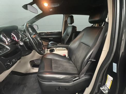 Used 2019 Dodge Grand Caravan SXT FWD image 21