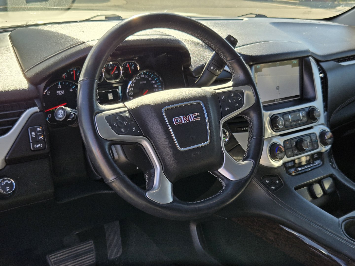 Used 2018 GMC Yukon SLT w/ Open Road Package AWD/4WD image 4