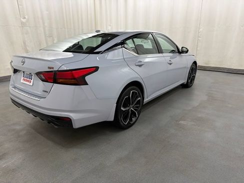 Used 2023 Nissan Altima 2.5 SR w/ SR Premium Package AWD/4WD image 6