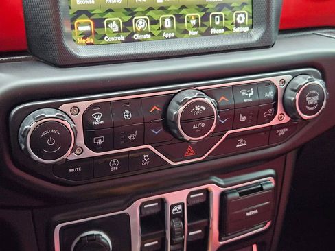 Used 2023 Jeep Wrangler Unlimited Rubicon w/ Cold Weather Group image 26