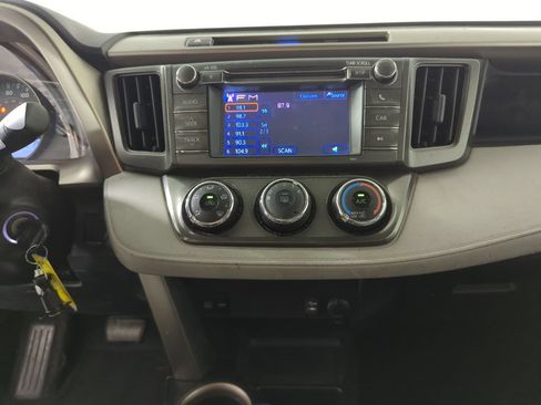 Used 2013 Toyota RAV4 LE FWD image 13