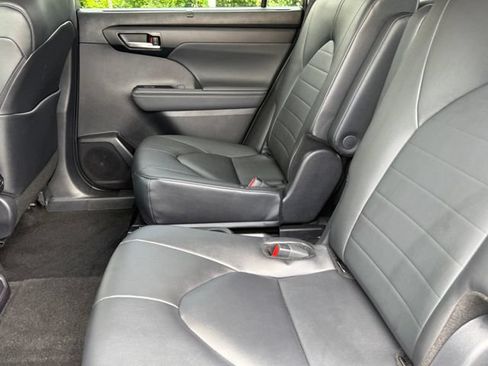 Used 2026 Toyota Highlander XLE AWD/4WD image 26