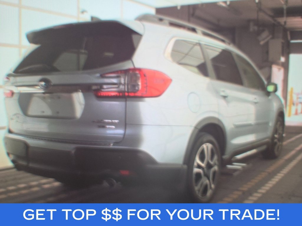 Used 2023 Subaru Ascent Limited w/ Technology Package AWD/4WD image 3