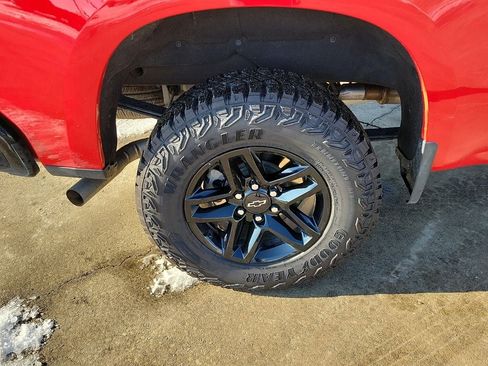 Used 2023 Chevrolet Silverado 1500 Custom Trail Boss AWD/4WD image 7