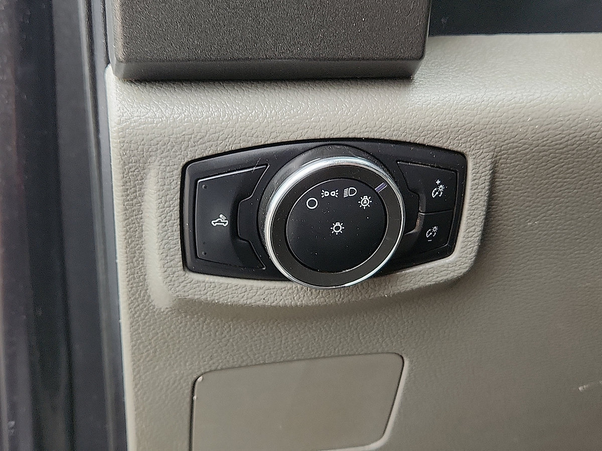 Used 2018 Ford F250 XL w/ Power Equipment Group AWD/4WD image 20