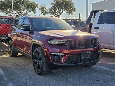 Certified 2023 Jeep Grand Cherokee Limited w/ Luxury Tech Group II image 1
