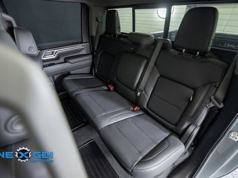 Used 2025 Chevrolet Silverado 2500 LTZ w/ LTZ Convenience Package AWD/4WD image 34