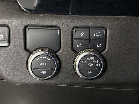 Used 2025 GMC Sierra 1500 SLT RWD image 20