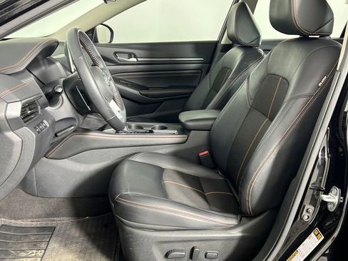 Used 2022 Nissan Altima 2.5 SR w/ Midnight Edition Package image 16