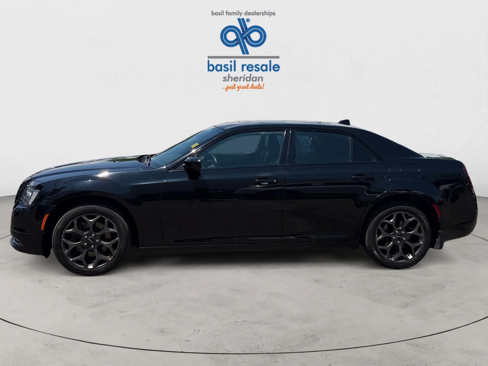 Used 2018 Chrysler 300 S AWD/4WD image 3