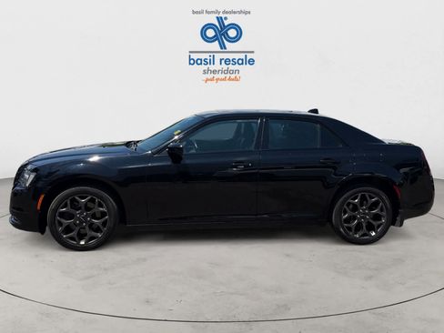 Used 2018 Chrysler 300 S AWD/4WD image 3