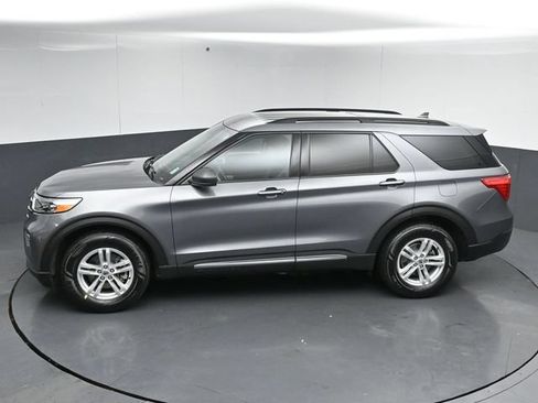 Certified 2021 Ford Explorer XLT w/ Equipment Group 202A AWD/4WD image 47