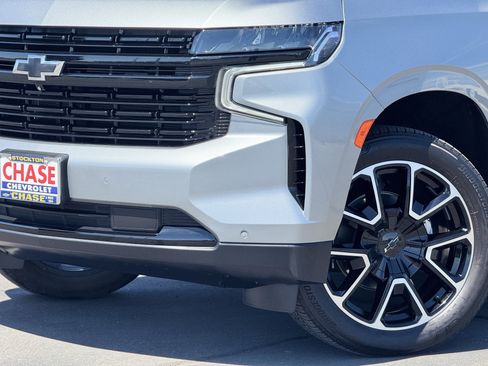 Used 2024 Chevrolet Tahoe RST w/ Luxury Package AWD/4WD image 3