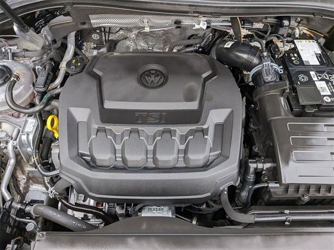 Used 2024 Volkswagen Tiguan SE image 36