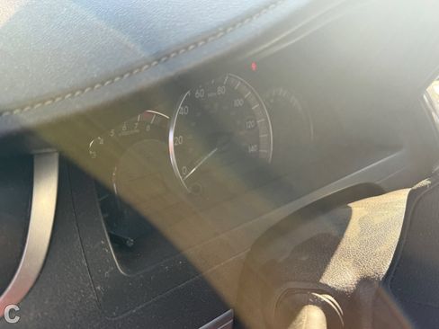 Used 2012 Toyota Camry SE w/ Leather Pkg FWD image 19