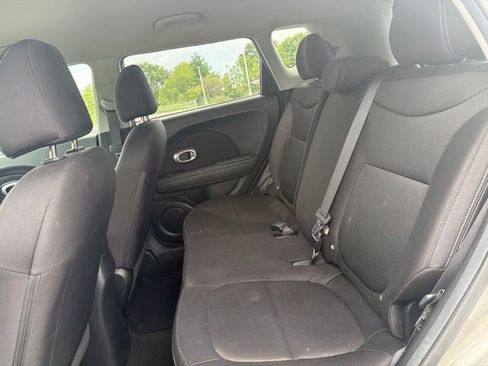 Used 2017 Kia Soul FWD image 12