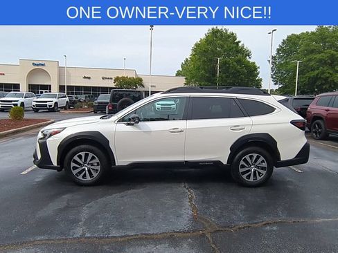 Used 2025 Subaru Outback Premium AWD/4WD image 2