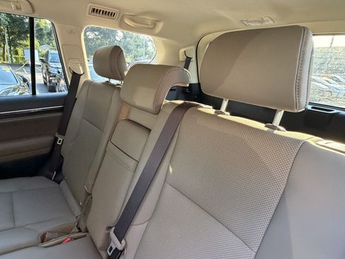 Certified 2023 Lexus GX 460 Premium w/ Premium Package AWD/4WD image 33