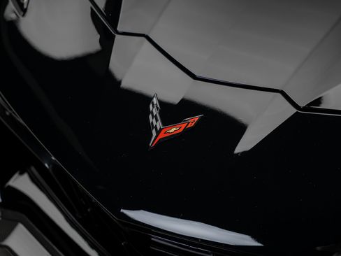 Used 2025 Chevrolet Corvette Z06 RWD image 6