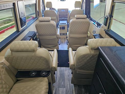 Used 2019 Mercedes-Benz Sprinter 3500 image 42