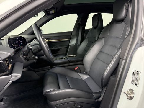 Used 2022 Porsche Taycan 4 Cross Turismo image 5