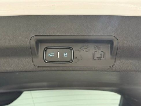Certified 2020 Ford Explorer XLT w/ Equipment Group 202A AWD/4WD image 38