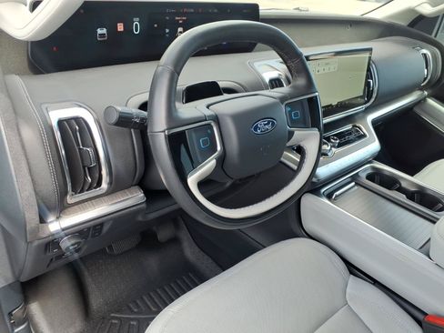 Used 2025 Ford Expedition Platinum w/ Platinum Ultimate Package AWD/4WD image 26