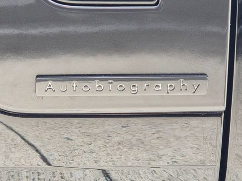Used 2025 Land Rover Range Rover Autobiography AWD/4WD image 27