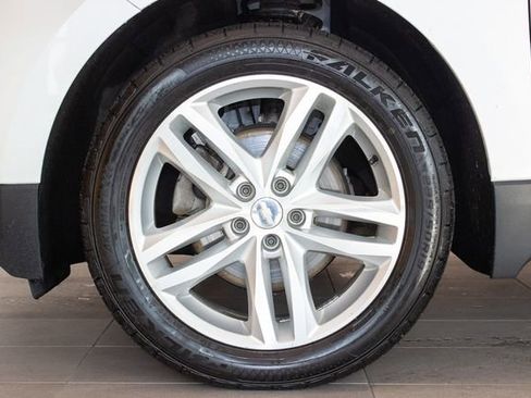 Used 2020 Chevrolet Equinox Premier image 9