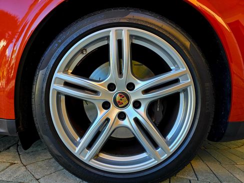 Used 2021 Porsche Panamera 4 image 48