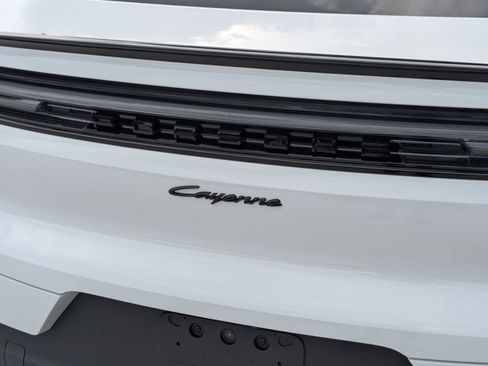 New 2026 Porsche Cayenne E-Hybrid Coupe AWD/4WD image 13