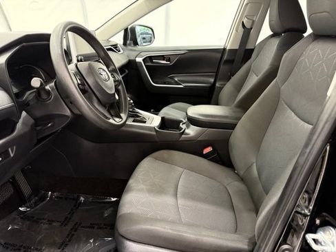 Used 2024 Toyota RAV4 XLE FWD image 11