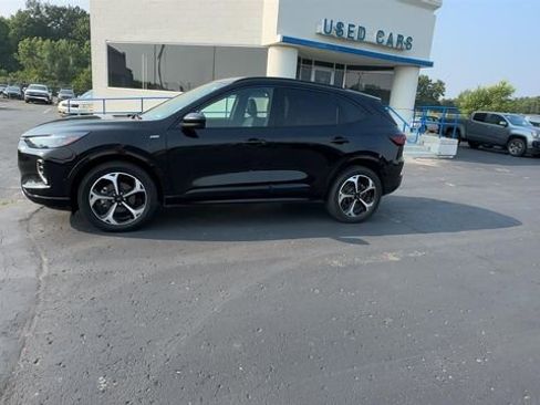 Used 2023 Ford Escape ST-Line Elite w/ Premium Technology Package image 5