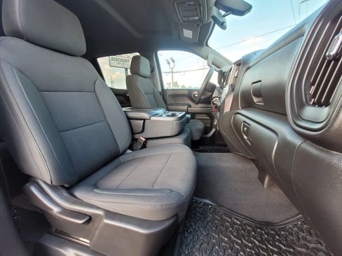 Used 2020 Chevrolet Silverado 1500 Custom w/ Custom Value Package AWD/4WD image 2
