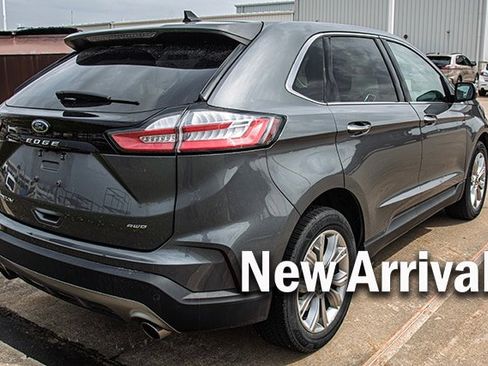 Used 2024 Ford Edge Titanium image 3