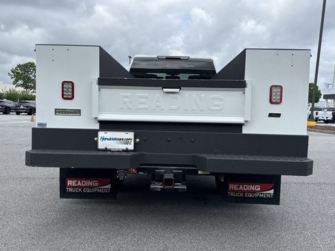Used 2022 GMC Sierra 3500 Pro w/ Convenience Package RWD image 9