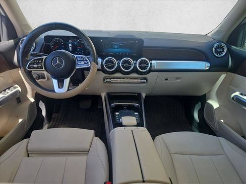 Used 2022 Mercedes-Benz GLB 250 4MATIC image 18