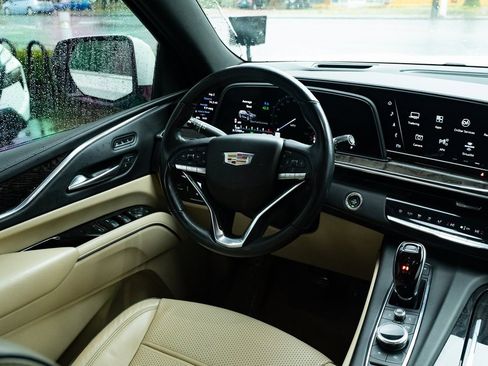 Used 2021 Cadillac Escalade ESV Premium Luxury w/ Driver Assist Tech Package image 10