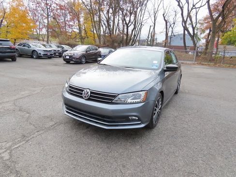 Used 2016 Volkswagen Jetta Sport w/ Lighting Package image 1