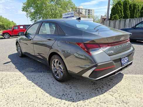 Used 2024 Hyundai Elantra SEL FWD image 5