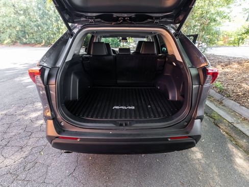 Used 2023 Toyota RAV4 XLE Premium FWD image 63