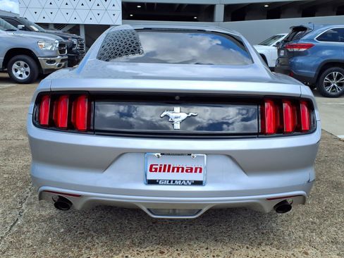 Used 2017 Ford Mustang Coupe RWD image 26