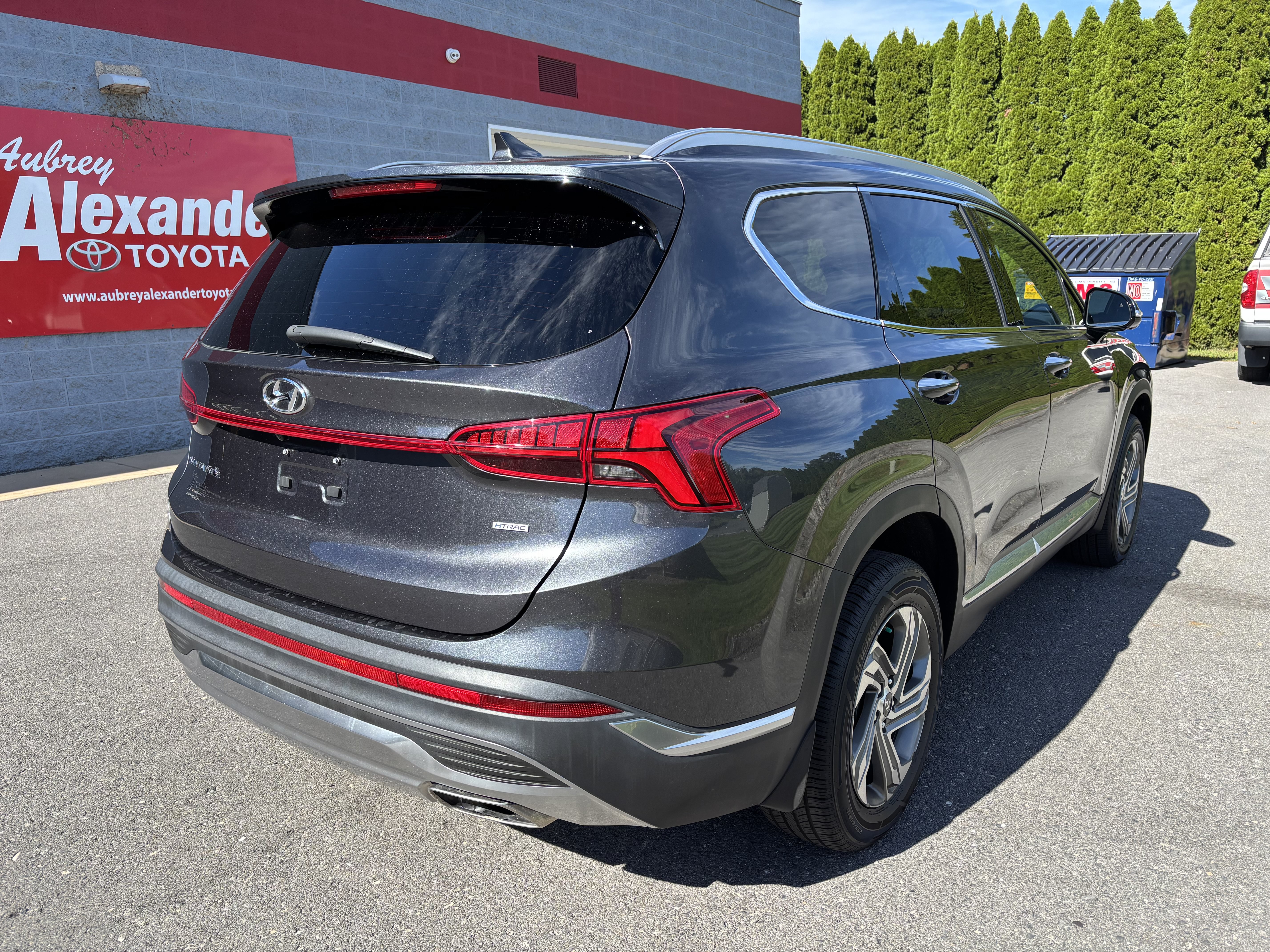 Used 2023 Hyundai Santa Fe SEL w/ Premium Package AWD/4WD image 3
